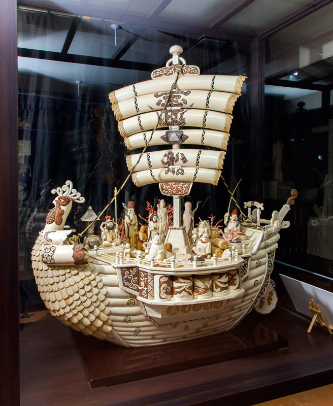 Largest in Japan Ivory Sculpture of Treasure Boat Bearing the Seven Deities of Good Fortune（Koukadou’s Products/ Results）