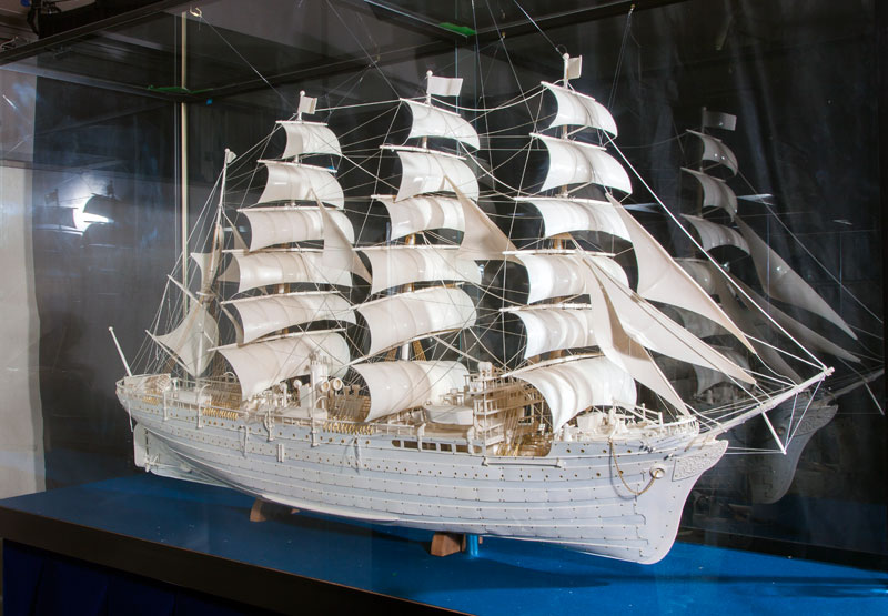 Ivory Sculpture of Nippon-maru（Koukadou’s Products/ Results）